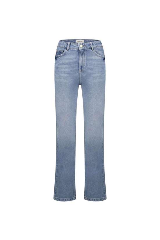 Обычные джинсы