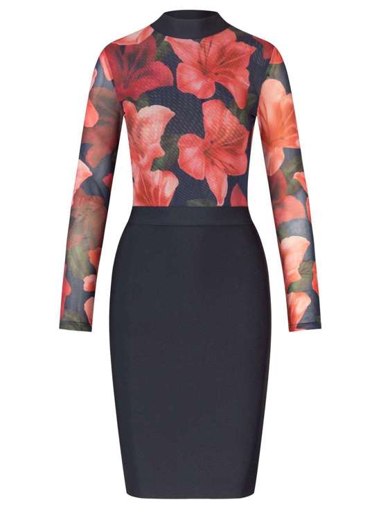 Платье-футляр