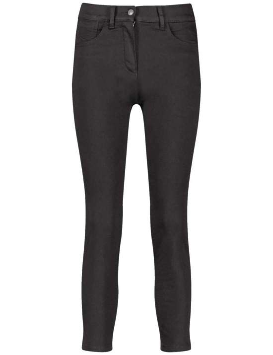 Джинсы узкого кроя