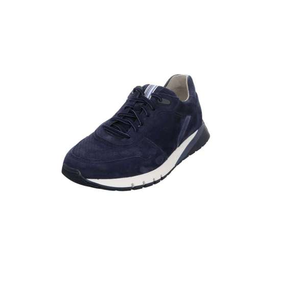 Кроссовки на шнуровке