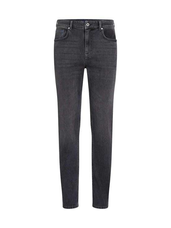 Джинсы узкого кроя