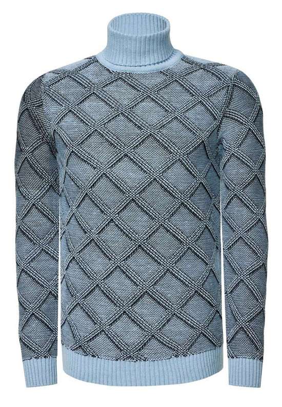 Пуловер с высоким воротником