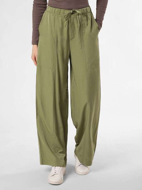 Широкие брюки со складками