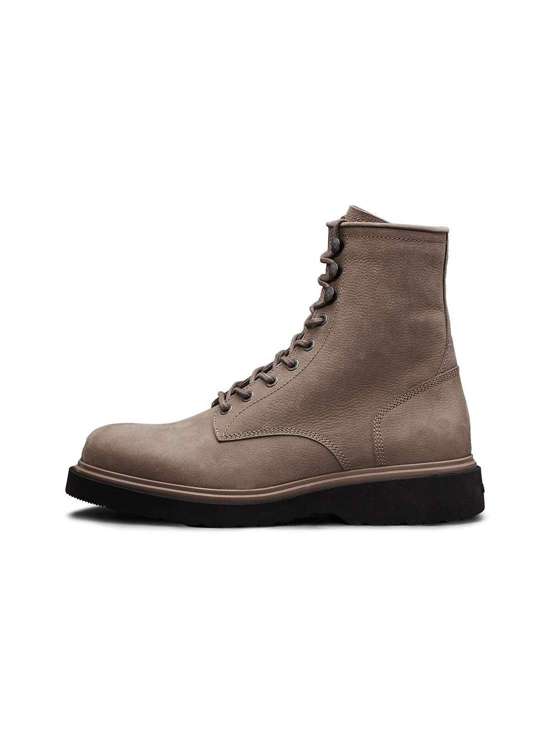 Ботинки на шнуровке