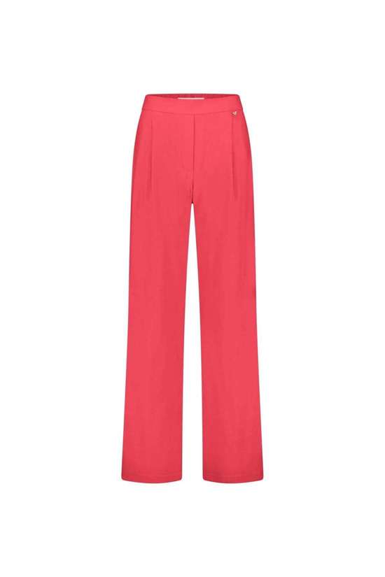 Брюки свободного кроя со складками