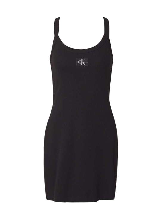 Обычное платье