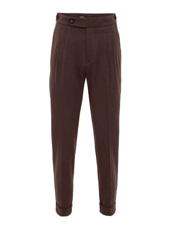 Брюки с обычными складками