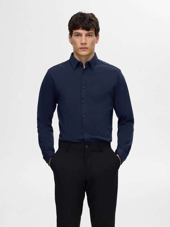 Рубашка узкого кроя