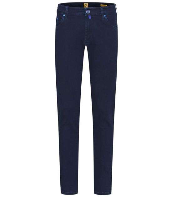 Джинсы узкого кроя