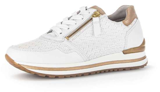 Кроссовки на шнуровке