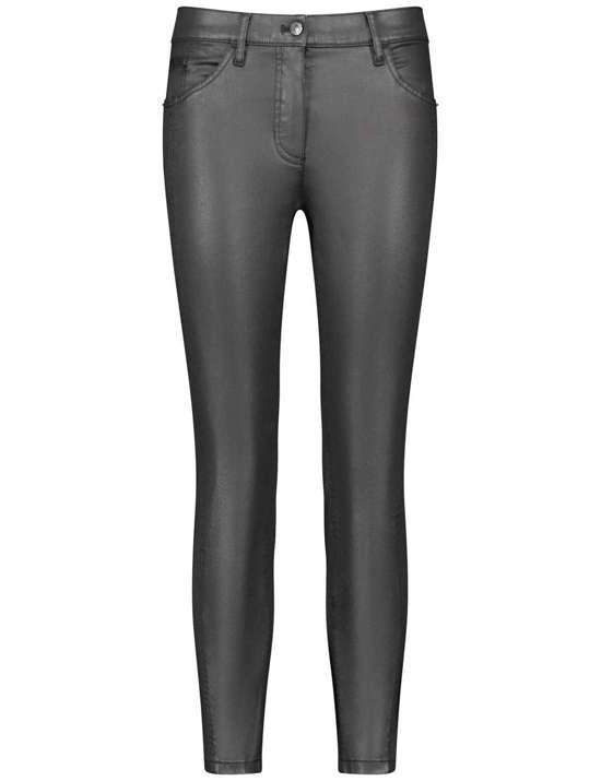 Джинсы узкого кроя