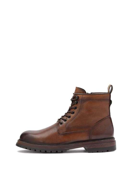 Ботинки на шнуровке