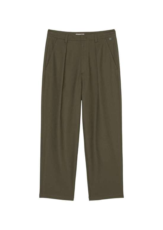 Брюки свободного кроя со складками