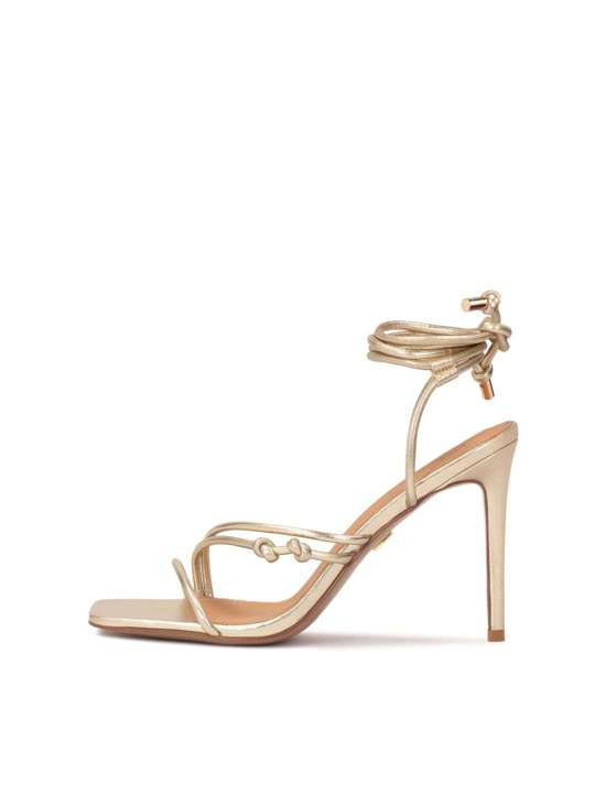 Сандалии с ремешком