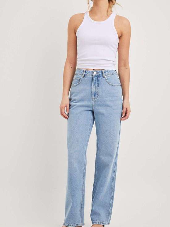 Обычные джинсы