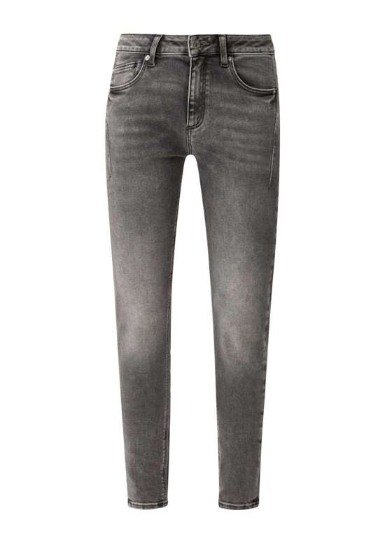 Джинсы узкого кроя