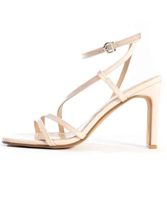 Сандалии с ремешком Cai