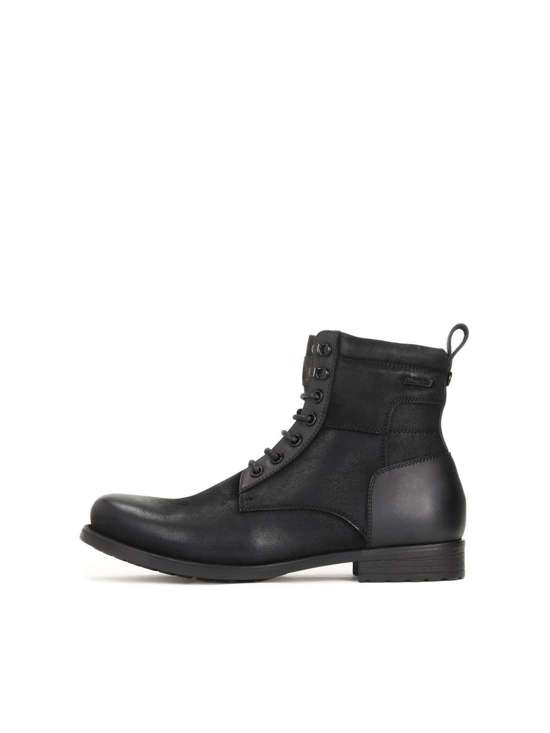 Ботинки на шнуровке
