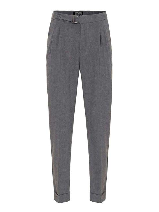 Брюки узкого кроя со складками