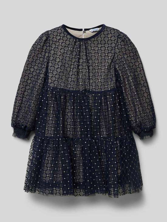 Платье с отделкой декоративным камнем