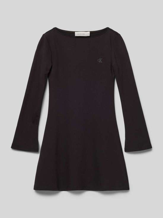 Платье с вышивкой этикеток PUNTO