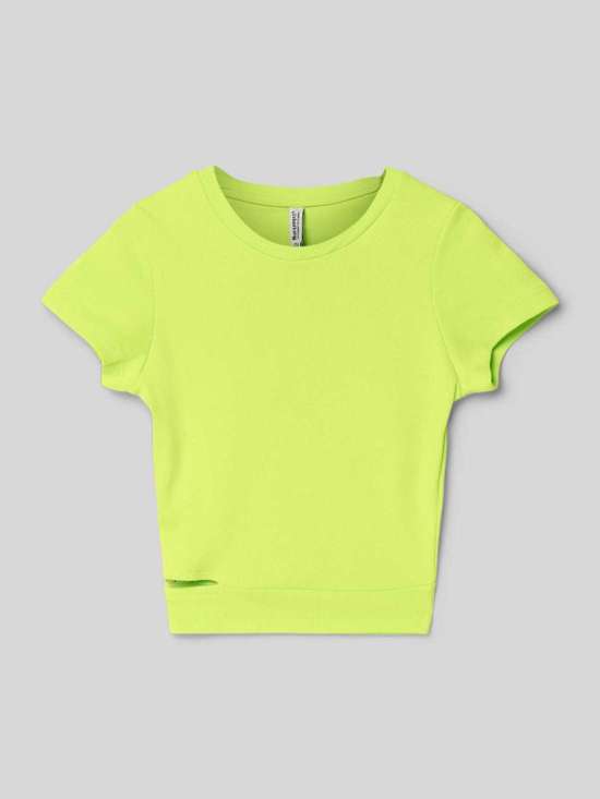 Футболка свободного кроя с вырезом