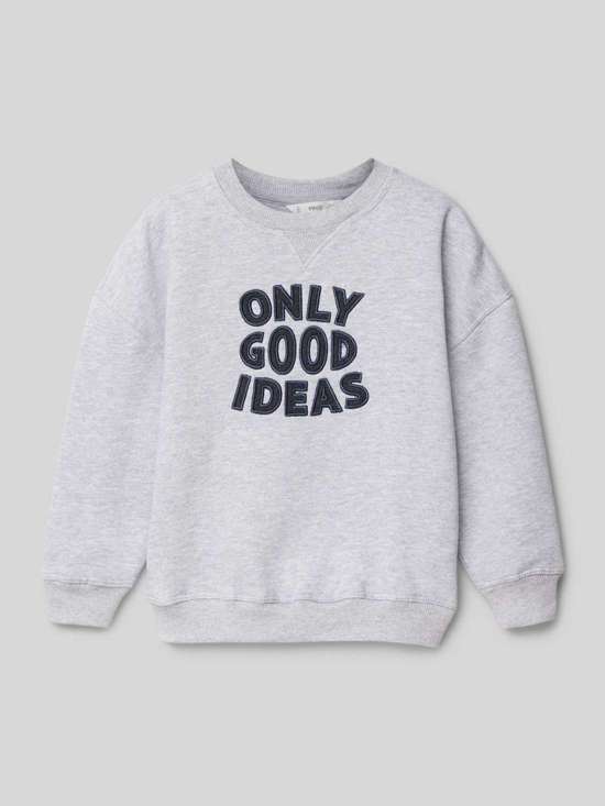 Толстовка с эффектной строчкой