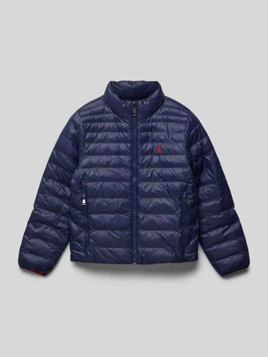 Двусторонняя куртка с пришитыми этикетками