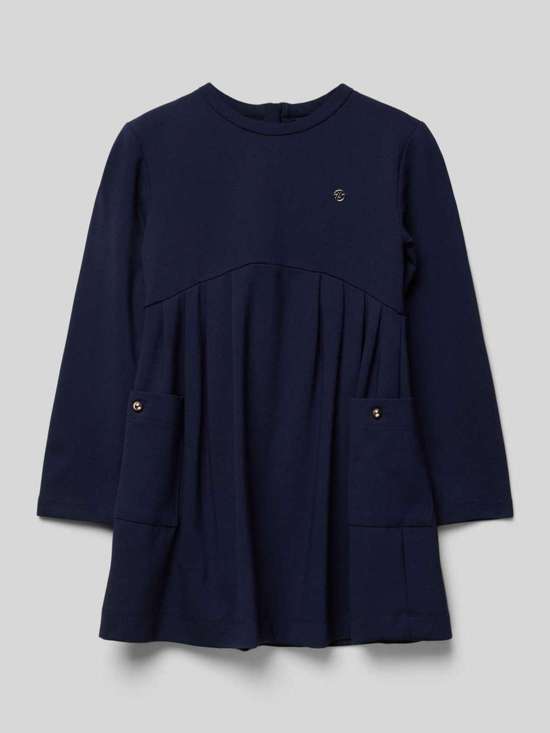 Платье с круглым вырезом