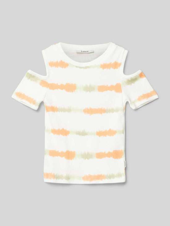 Футболка с вырезами