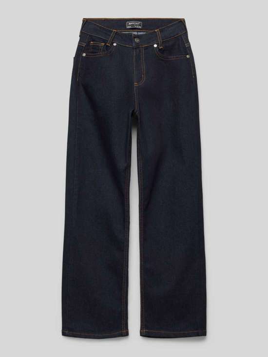 Джинсы с задними карманами