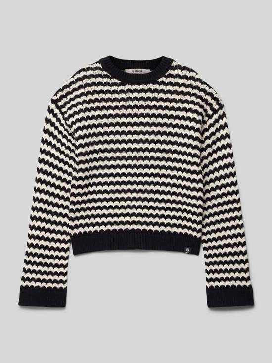 Вязаный свитер с ребристыми манжетами