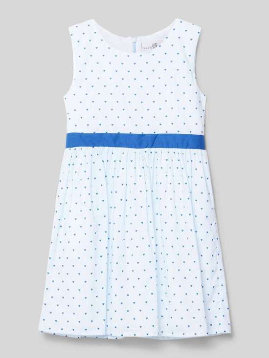 Платье с поясом