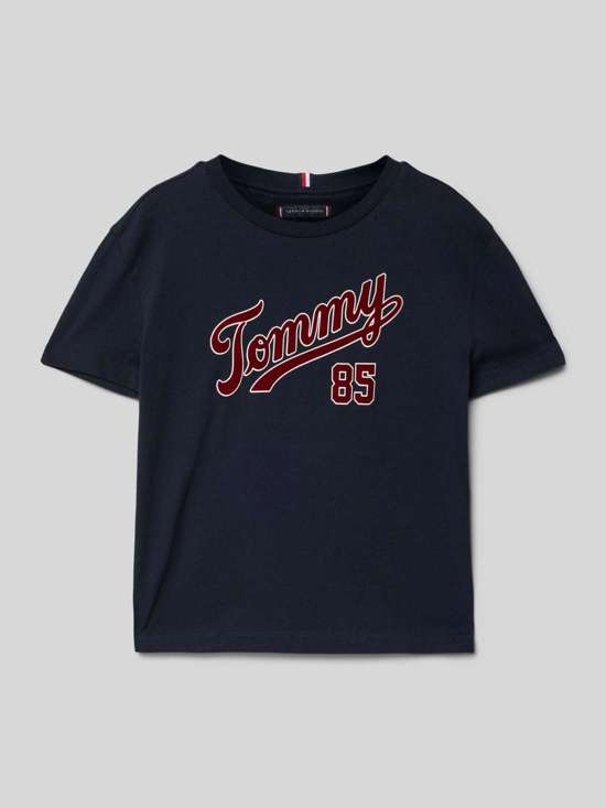 футболка с круглым вырезом