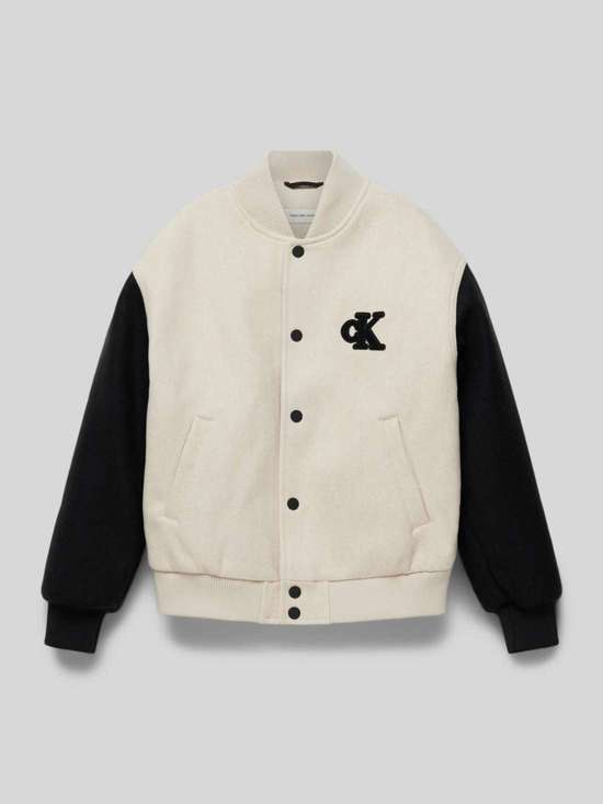 Студенческая куртка с застежкой-кнопкой и боковыми карманами