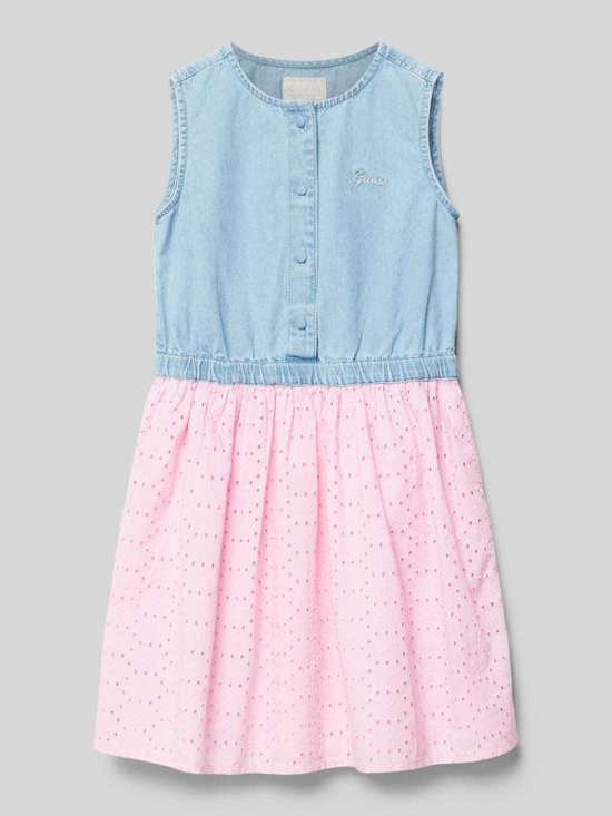 Платье с вышивкой этикеток