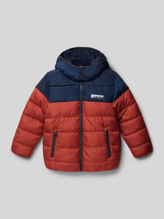 Стеганая куртка с принтом этикетки