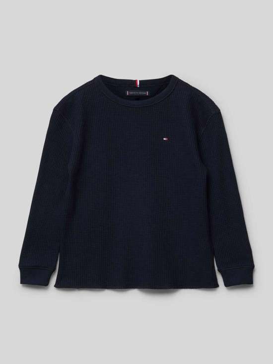 Лонгслив с пришитой этикеткой