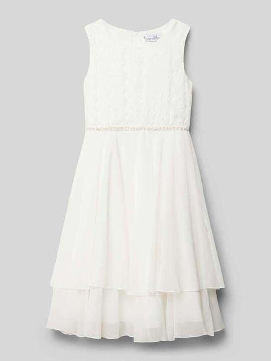 Платье для причастия с кружевной отделкой