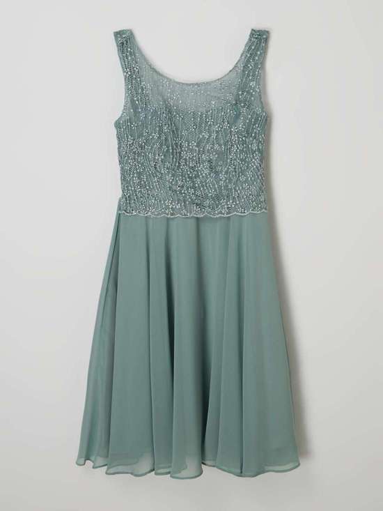 Платье с цветочной вышивкой